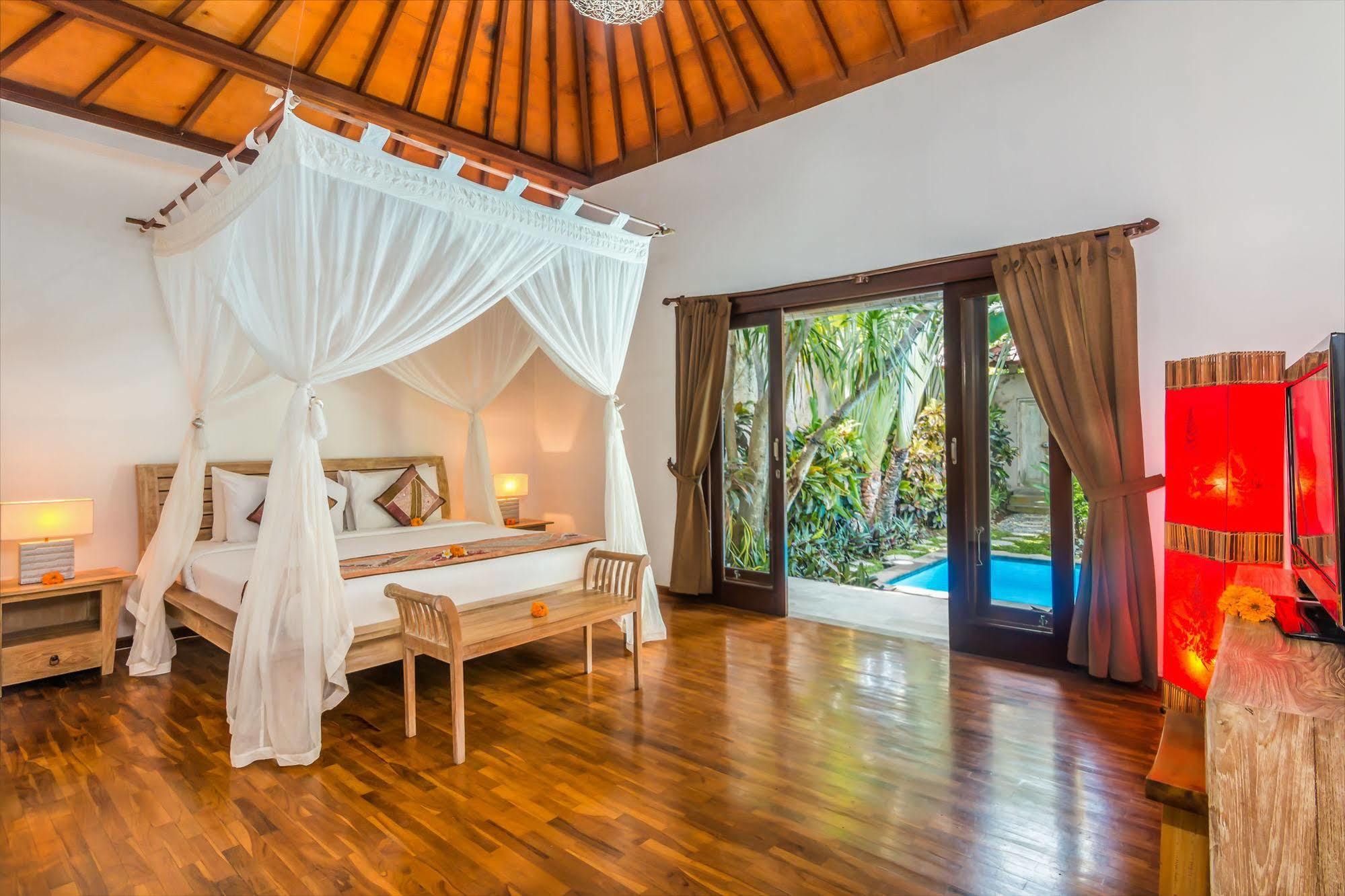 Villa Bisi Seminyak  Luaran gambar