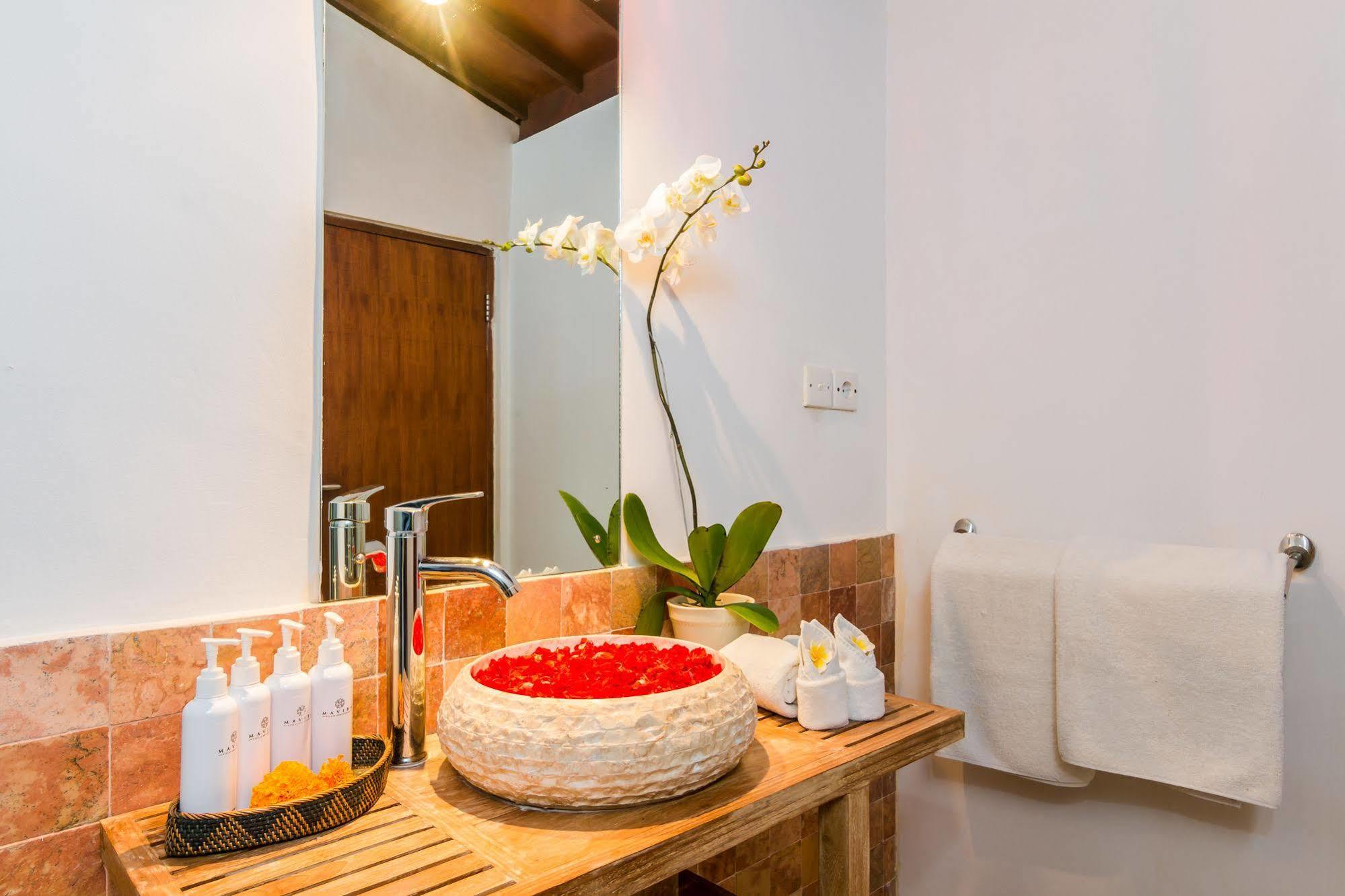Villa Bisi Seminyak  Luaran gambar