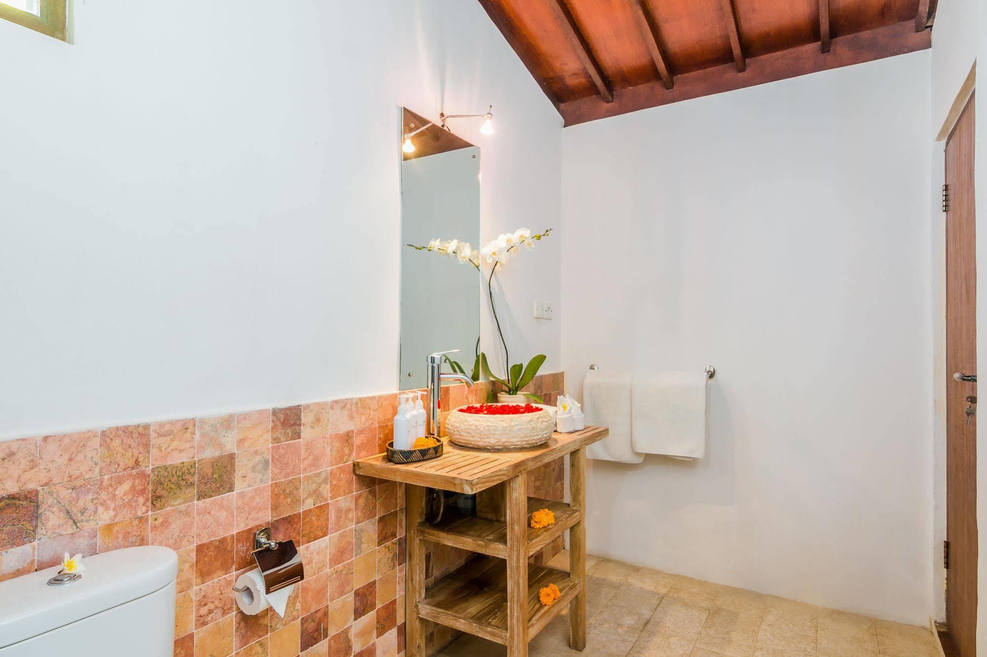 Villa Bisi Seminyak  Luaran gambar