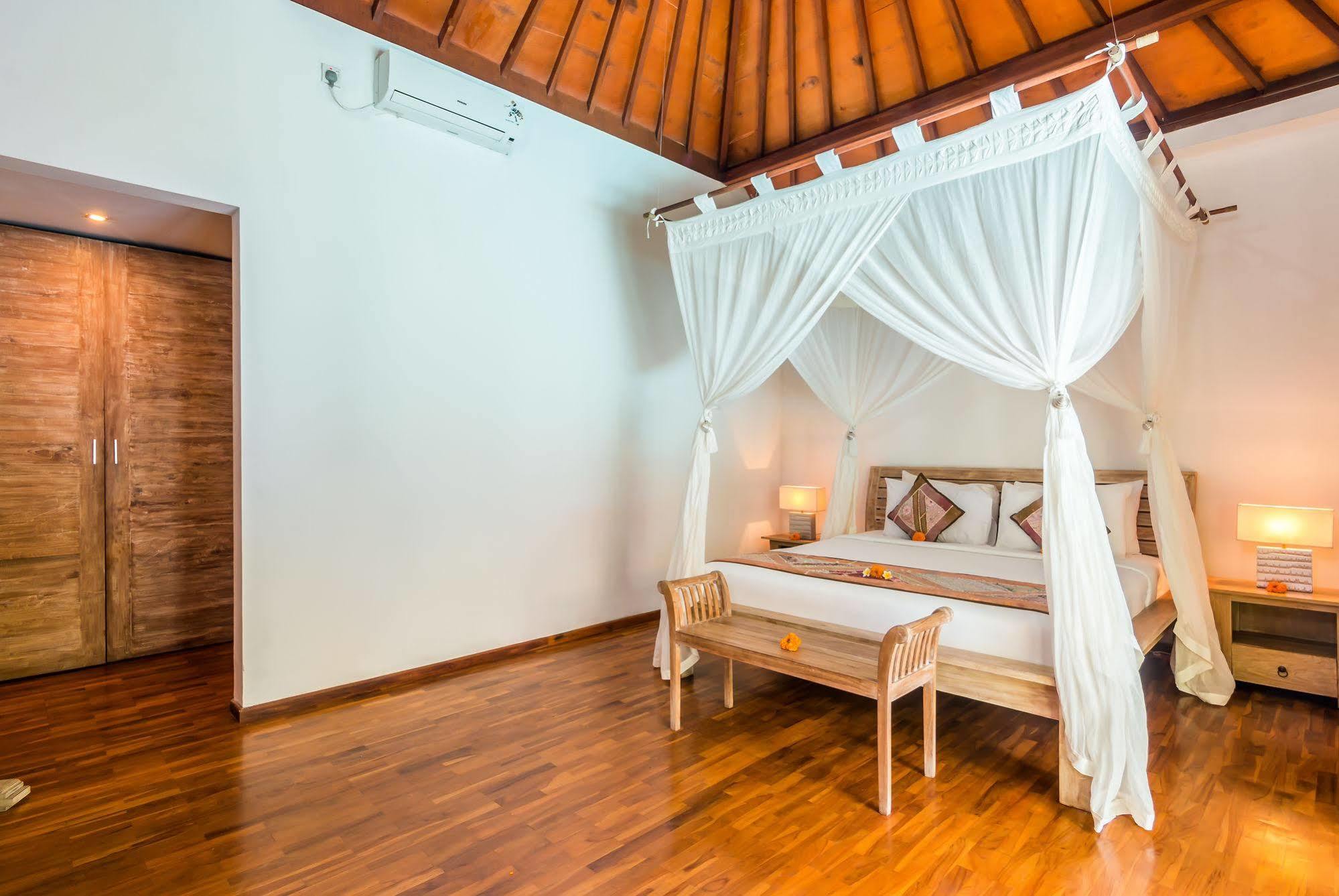 Villa Bisi Seminyak  Luaran gambar